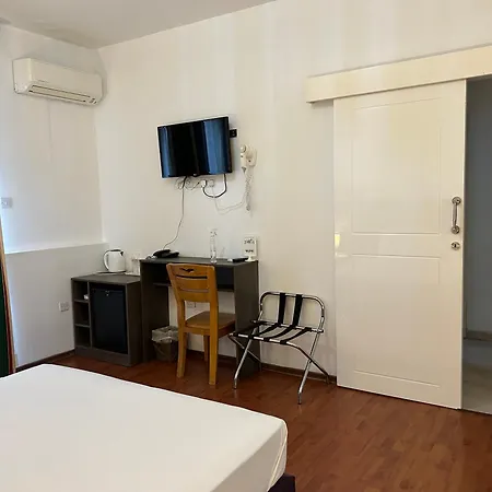 Hotel St Elena Boutique Larnaca